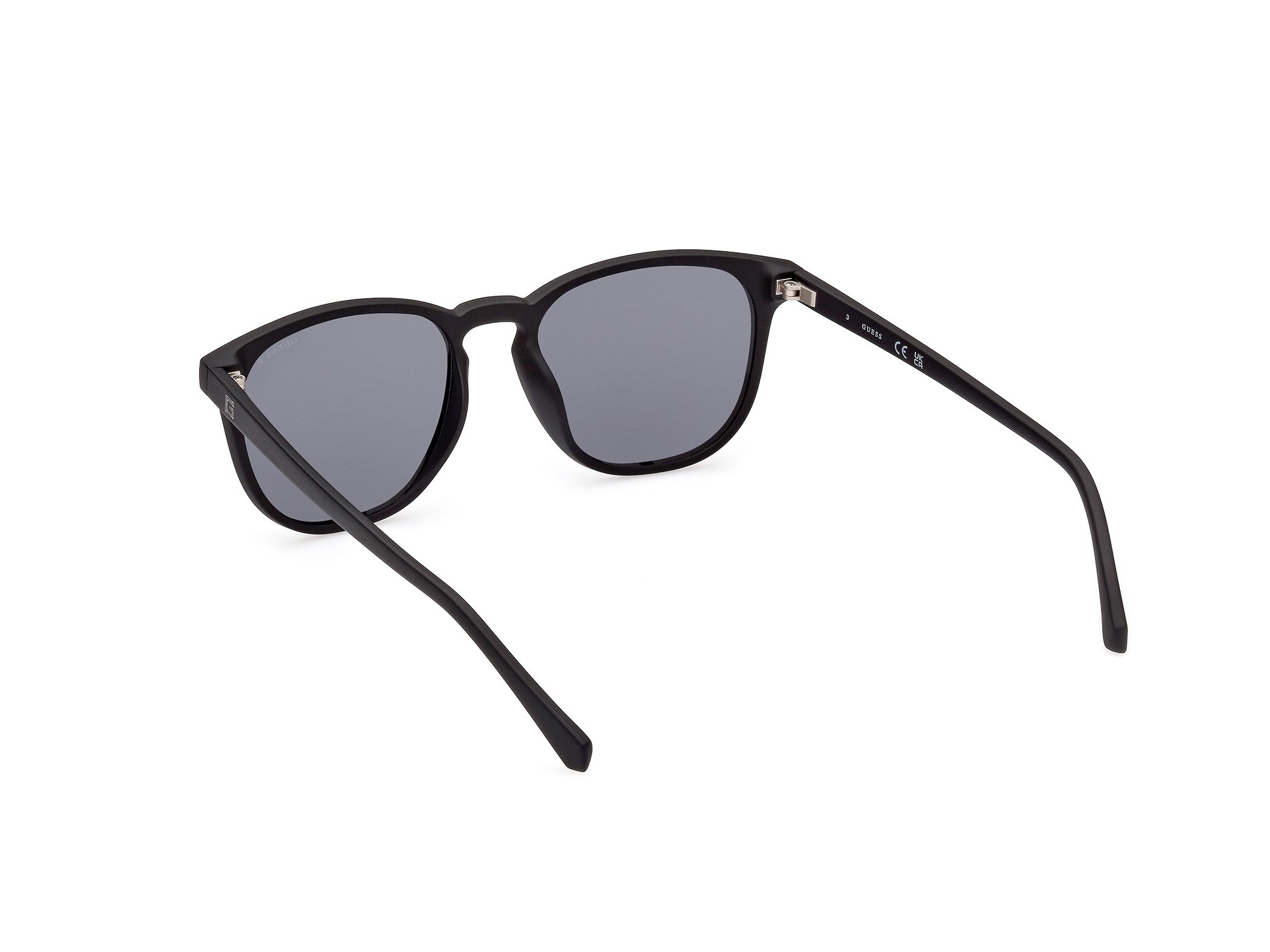 Das Bild zeigt die Sonnenbrille GU00061 02D von der Marke Guess in Schwarz.