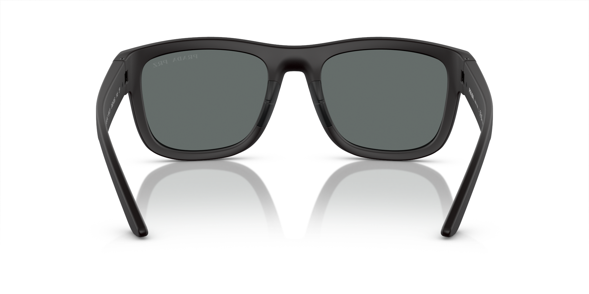 Auf diesem Bild sehen Sie die Sonnenbrille 0PR 06YS von Prada in Schwarz für Herren.