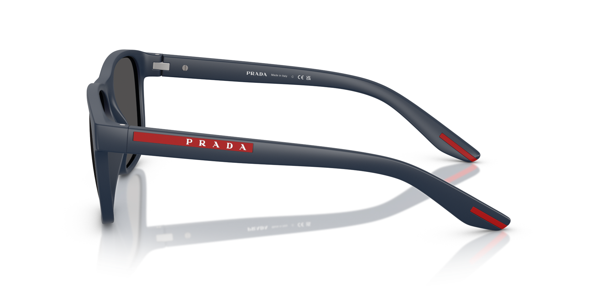 Auf diesem Bild sehen Sie die Sonnenbrille 0PR 06YS von Prada in Schwarz für Herren.