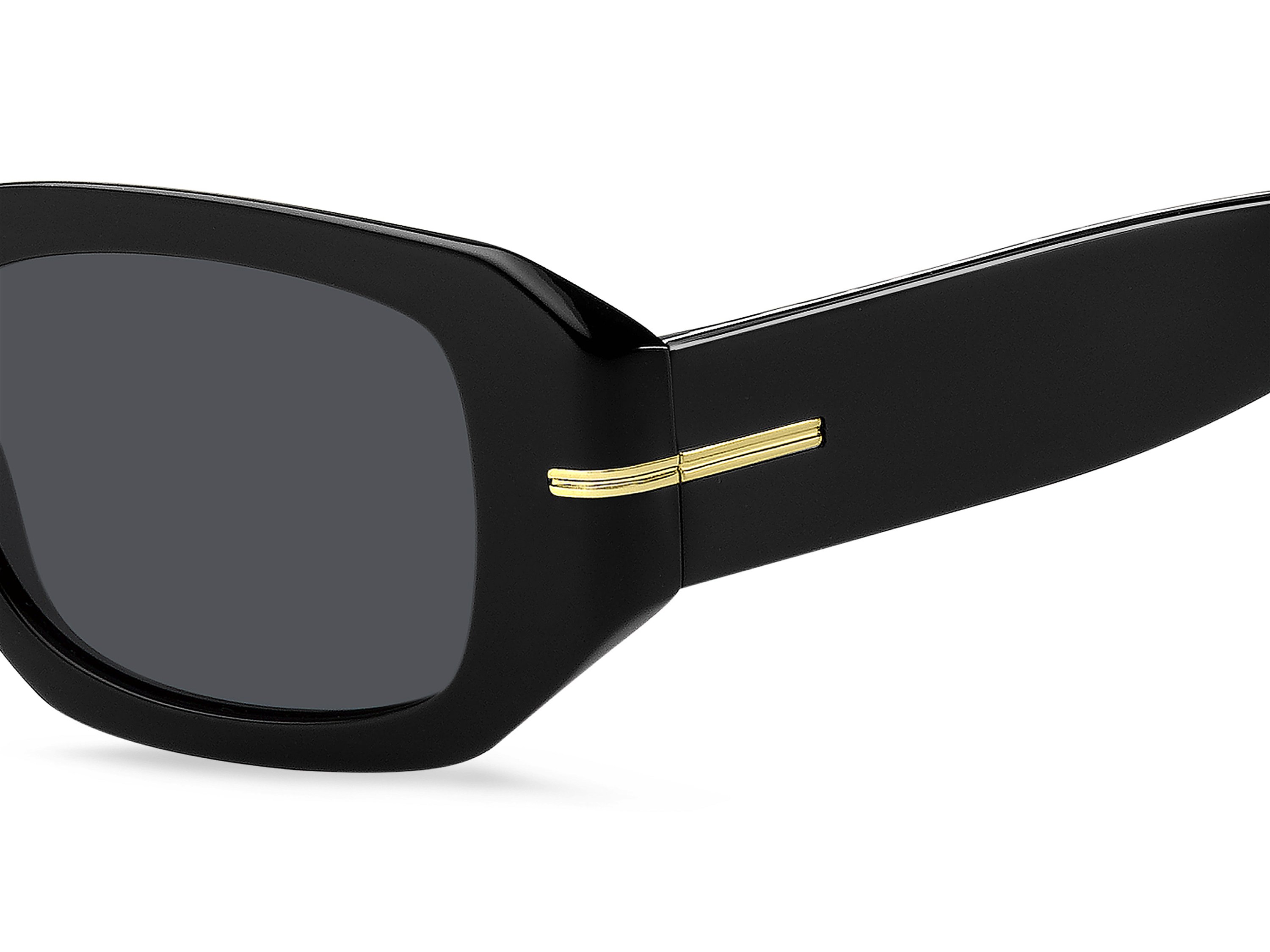 Das Bild zeigt die Sonnenbrille BOSS1608S 807 von der Marke BOSS in Schwarz.