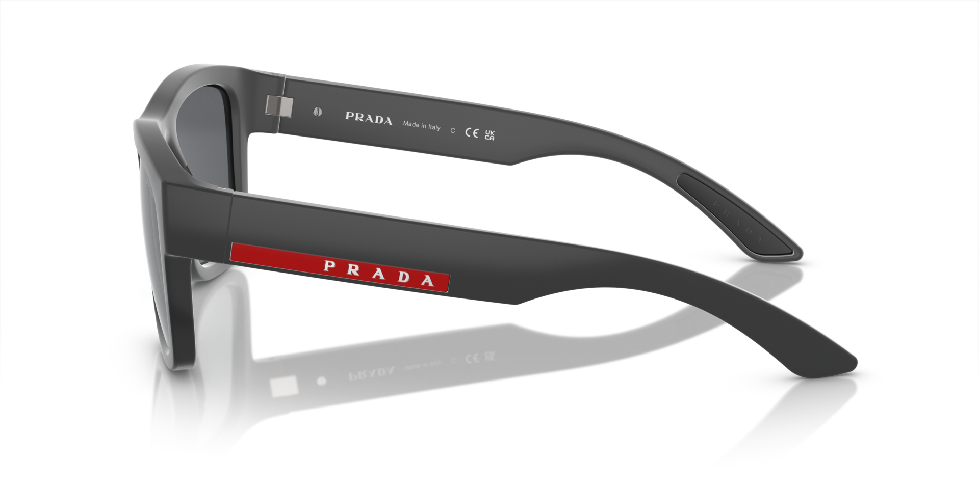 Das Bild zeigt die Sonnenbrille PS01ZS UFK5L0 von der Marke Prada Linea Rossa in schwarz.