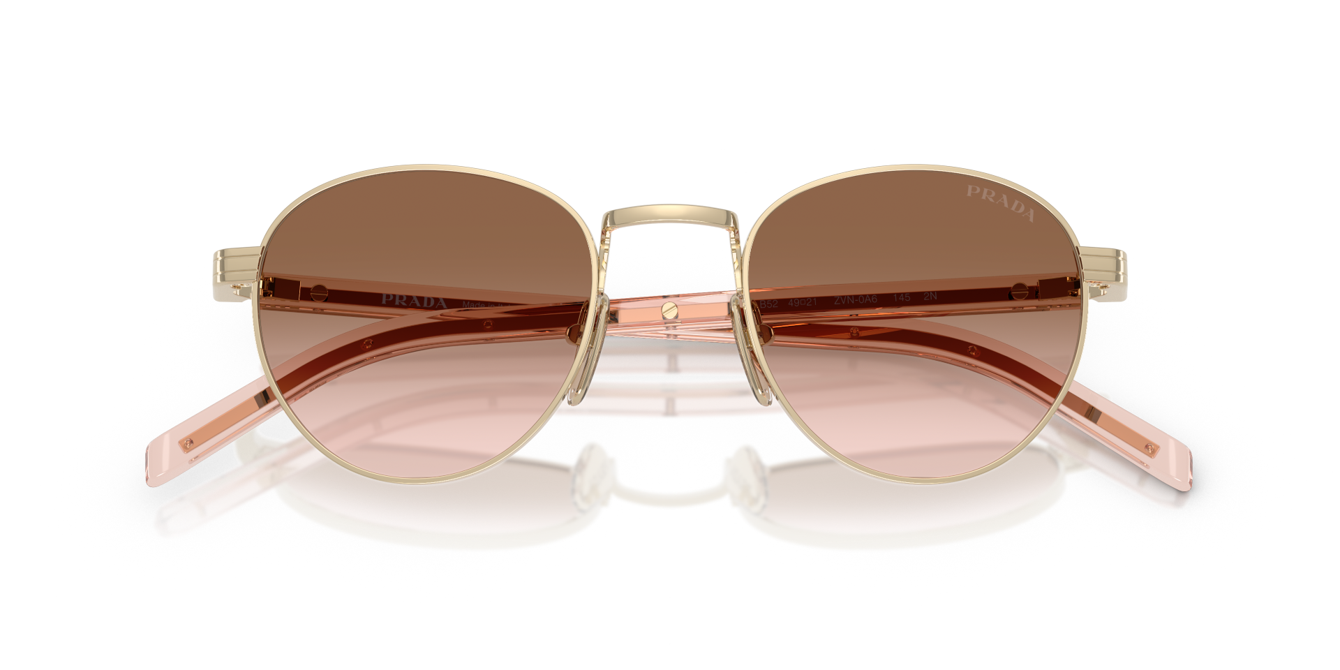 Auf diesem Bild sehen Sie die Sonnenbrille 0PR 14YS von Prada in der Farbe Schwarz.