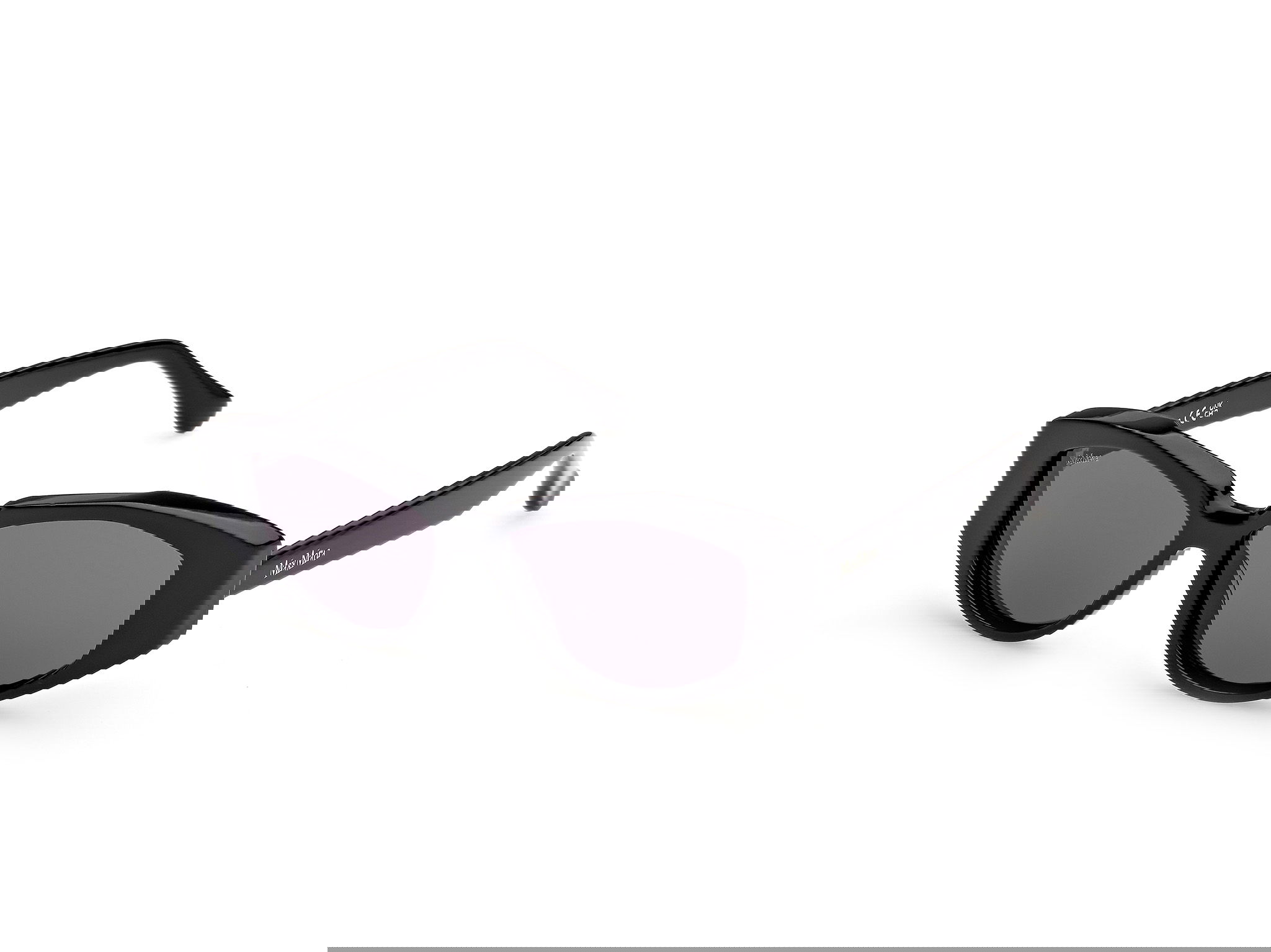 Das Bild zeigt die Sonnenbrille MM0161 von der Marke Max Mara in Schwarz.
